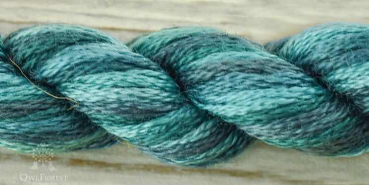 3428 Нитки ручного окрашивания OwlForest на основе DMC, пасма 8 метров Глубокий атлантический