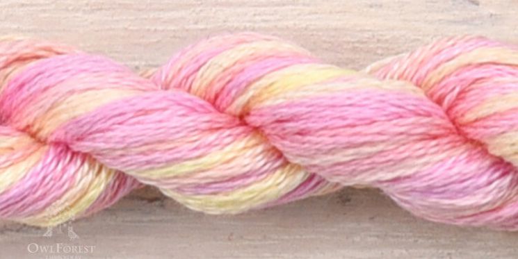 3706 Нитки ручного окрашивания OwlForest на основе DMC, пасма 8 метров Георгина