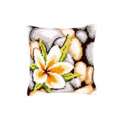 PN-0143706 Подушка "Цветок в камнях" (Vervaco)